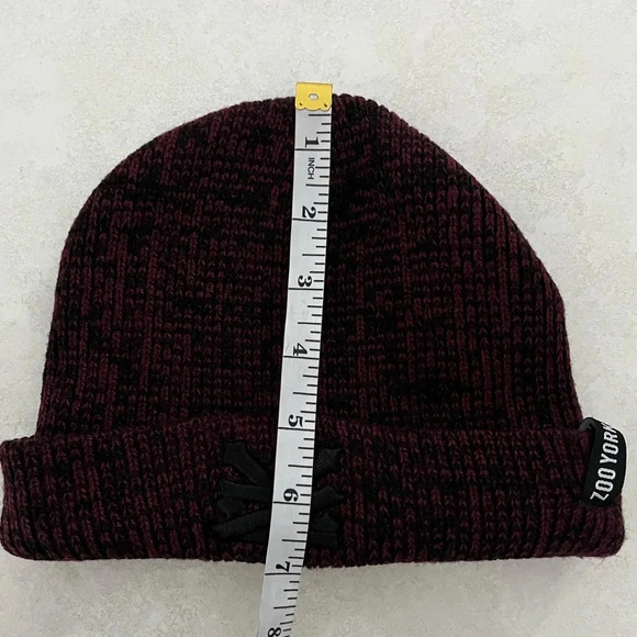 ZOO YORK/ Red & black/ Knit/ Toque - Picture 6 of 8